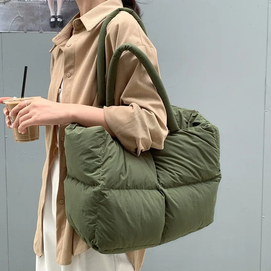 Luxury Bags Tote - 女性用キルティングコットンバッグ,パッド入り,大きなキルティングショルダー,柔らかな質感,パフスリーブ,豪華なデザイン