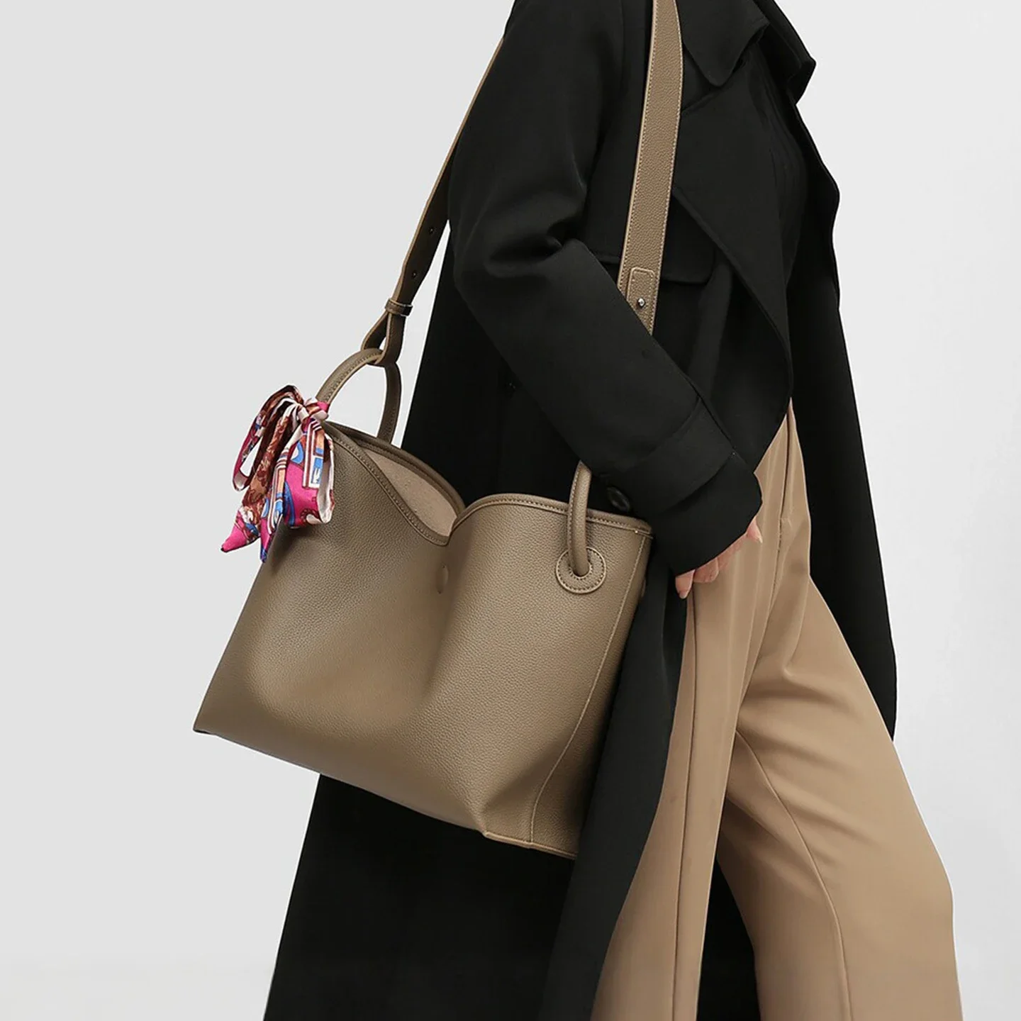Luxury Bags China - ライトラグジュアリー ハイエンド レディース トートバッグ PUレザー ソリッドカラー