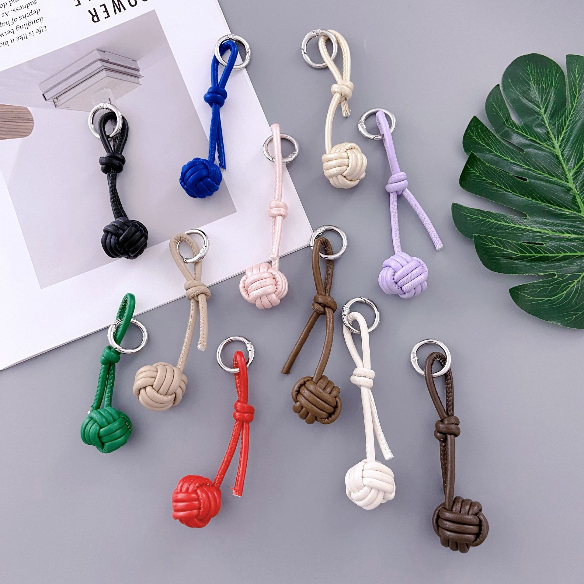 バッグペンダント 日本の原宿レザーアクセサリー 韓国の高級ブ - Luxury Japanese Bags Brands のレビューと価格
