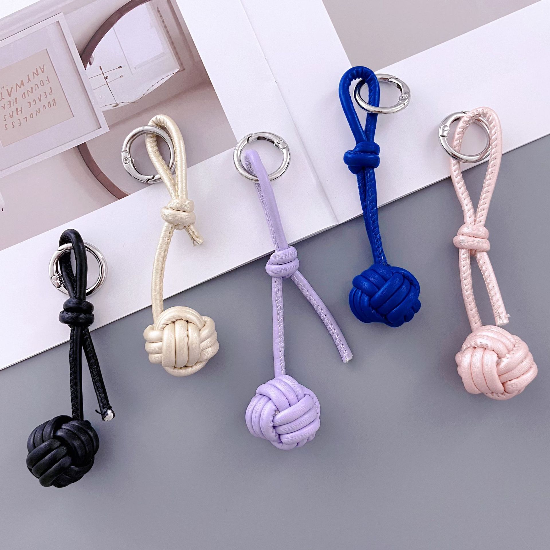 バッグペンダント 日本の原宿レザーアクセサリー 韓国の高級ブ - Luxury Japanese Bags Brands のレビューと価格